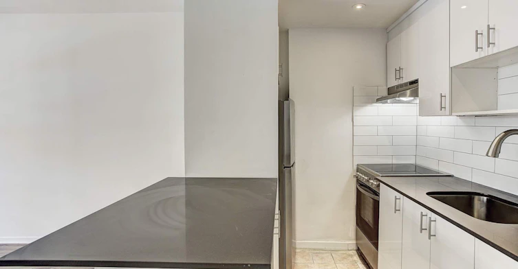 3445 Hutchison, Montréal, QC, H2X 2G2 - 24