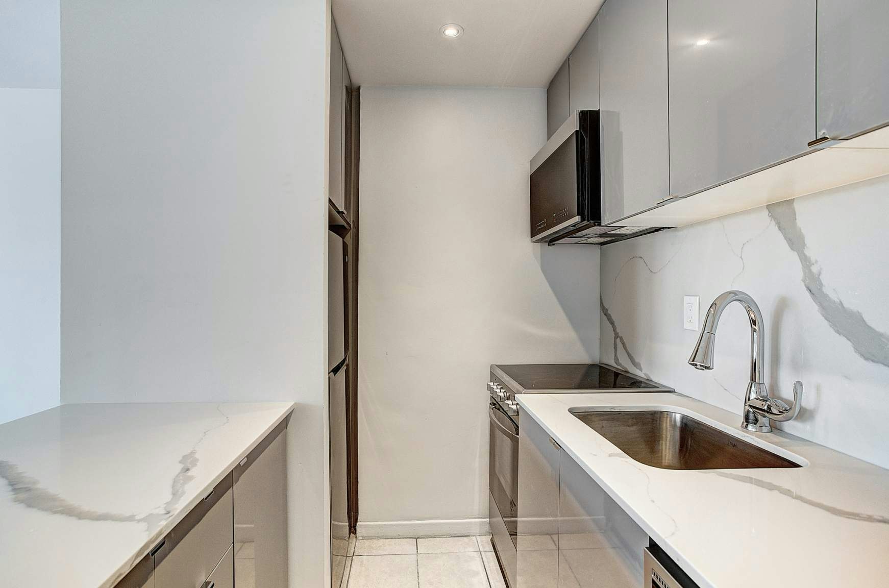 3445 Hutchison, Montréal, QC, H2X 2G2 - 50