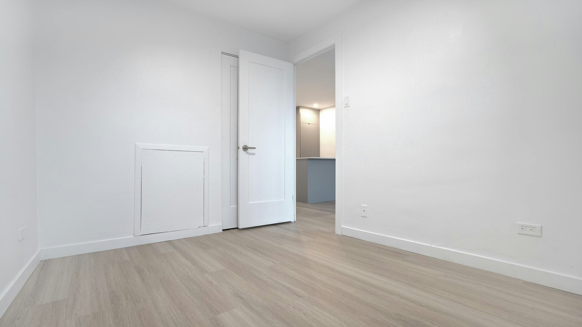 3445 Hutchison, Montréal, QC, H2X 2G2 - 42