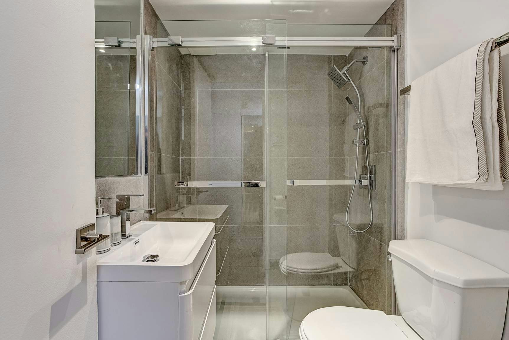 3445 Hutchison, Montréal, QC, H2X 2G2 - 19