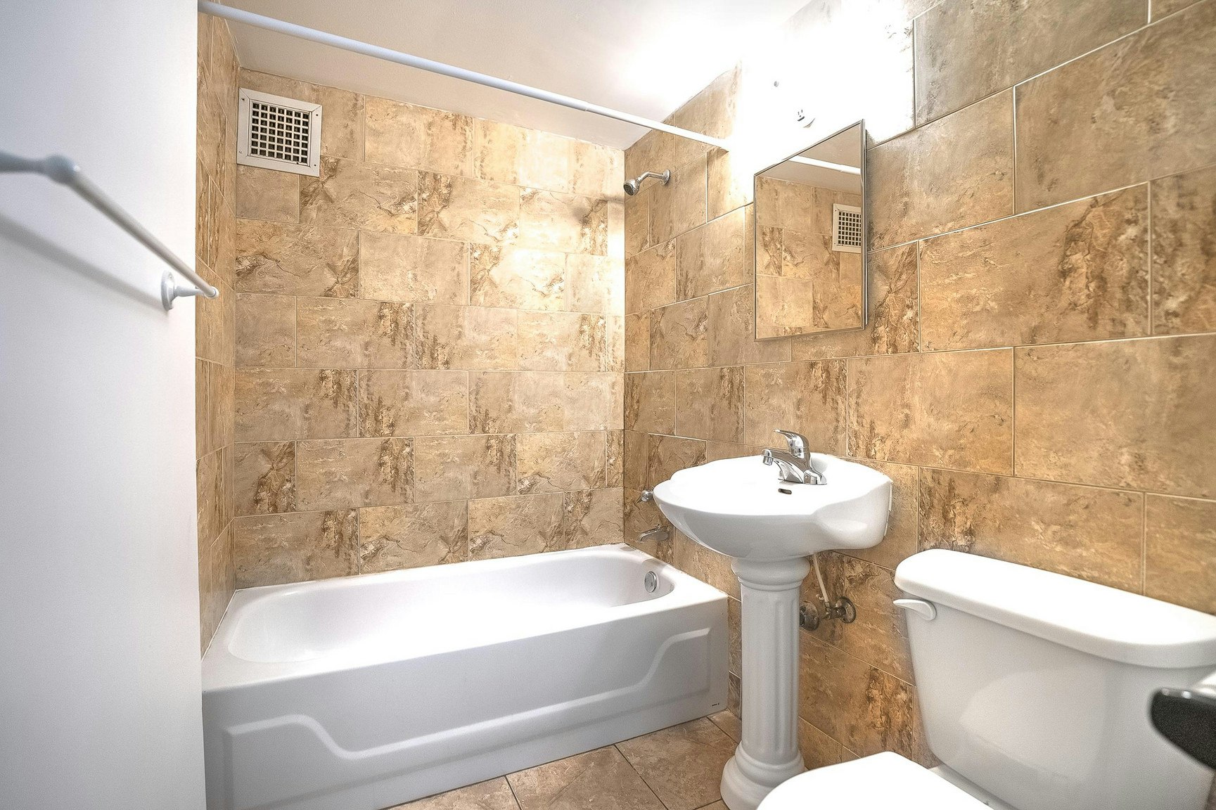 3445 Hutchison, Montréal, QC, H2X 2G2 - 74