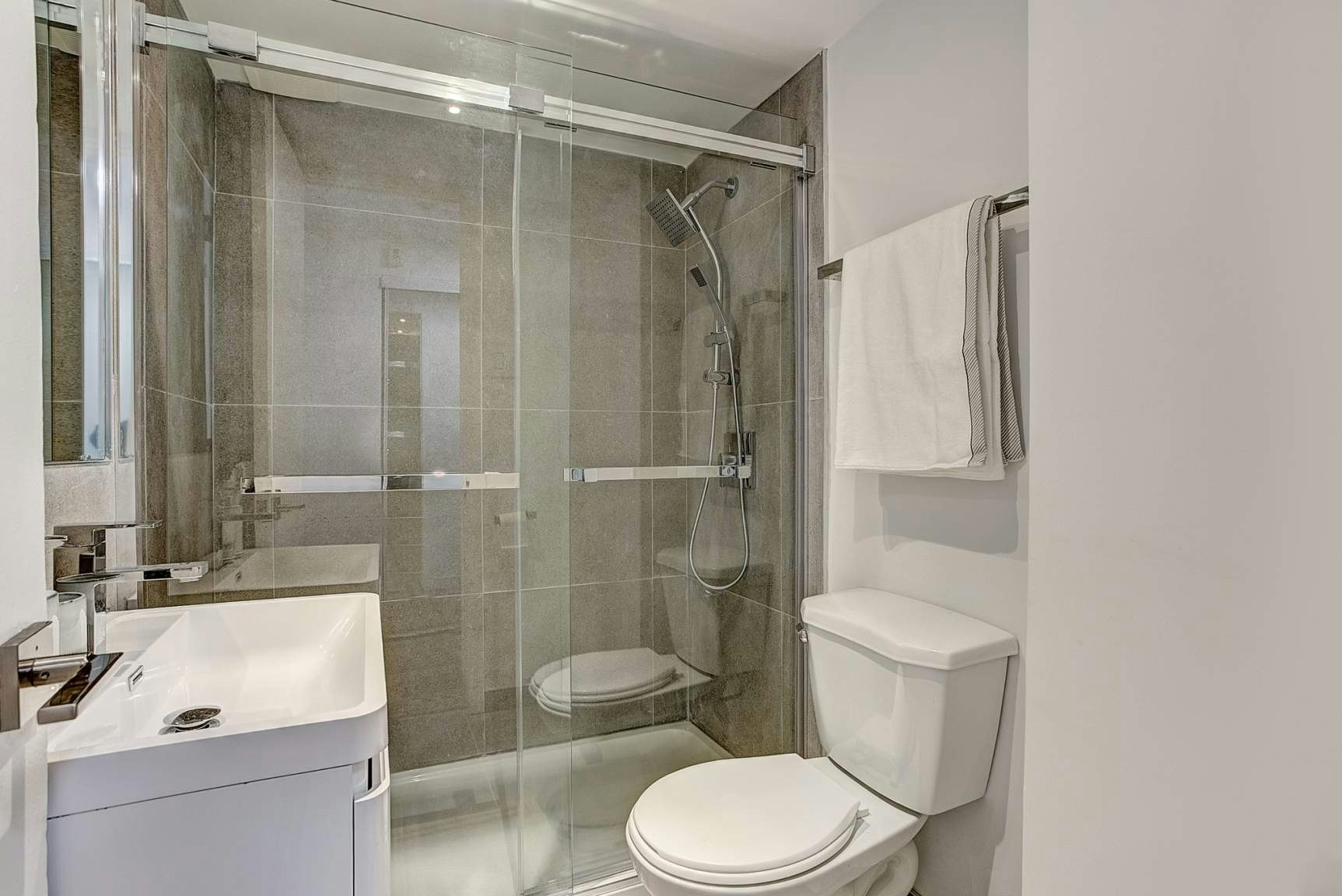 3445 Hutchison, Montréal, QC, H2X 2G2 - 9