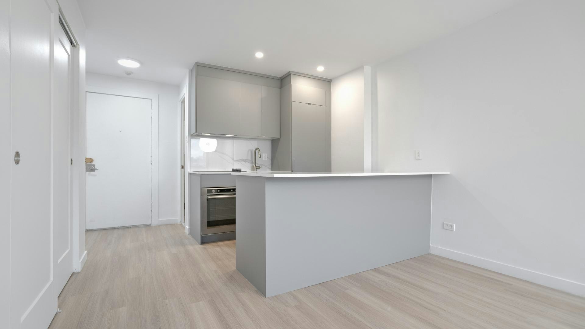 3445 Hutchison, Montréal, QC, H2X 2G2 - 29