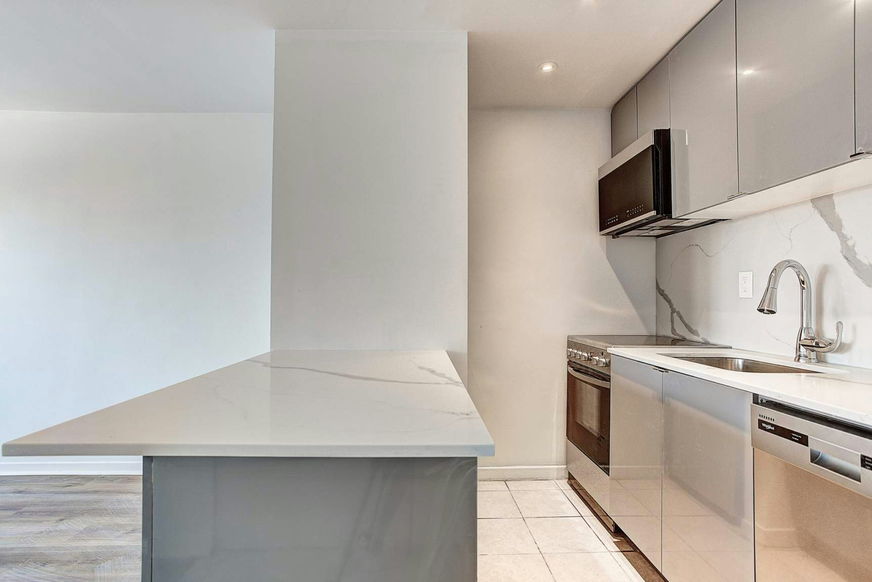 3445 Hutchison, Montréal, QC, H2X 2G2 - 52