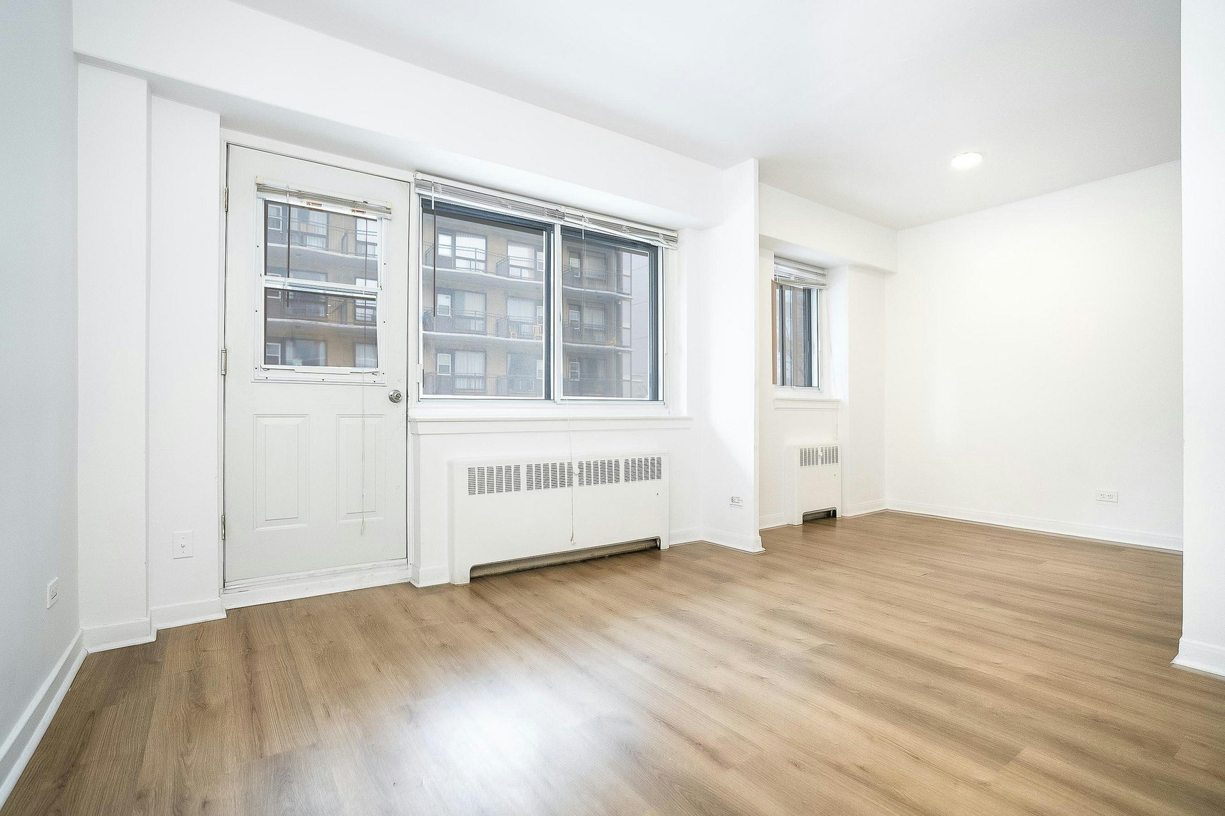 3445 Hutchison, Montréal, QC, H2X 2G2 - 79