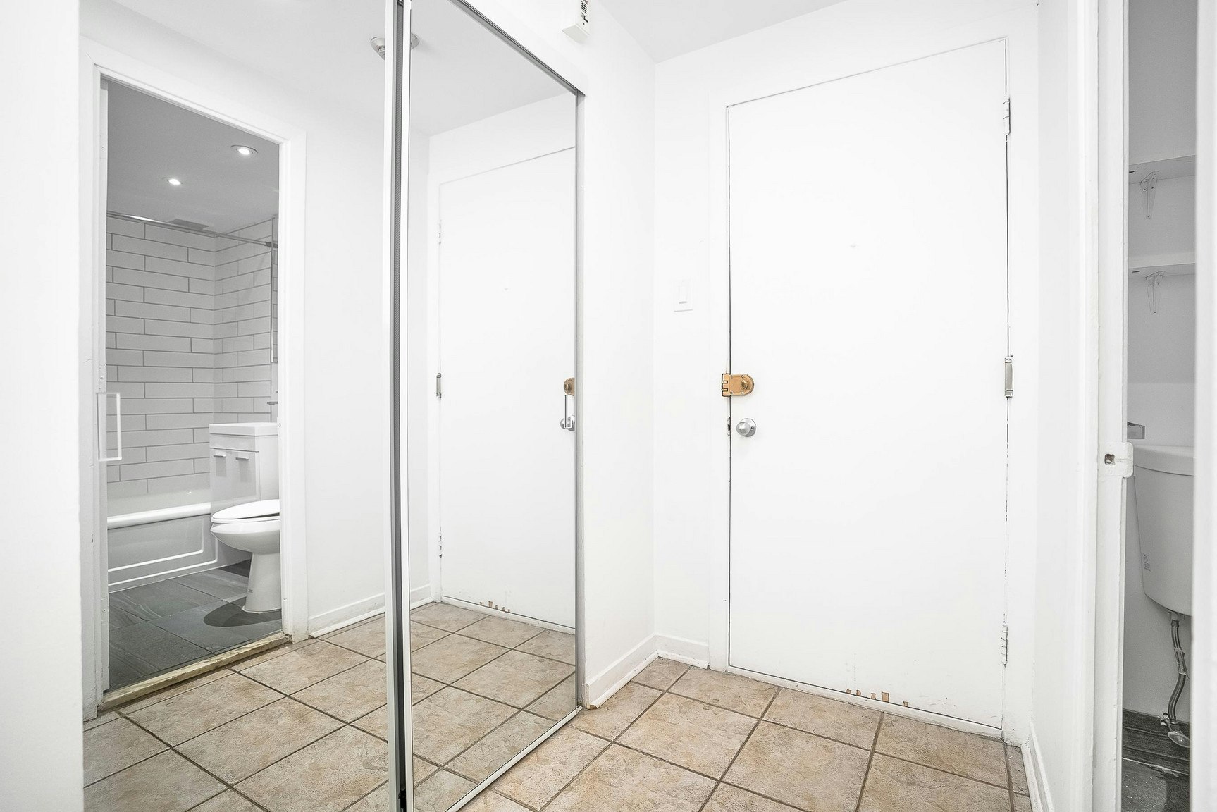 3445 Hutchison, Montréal, QC, H2X 2G2 - 89