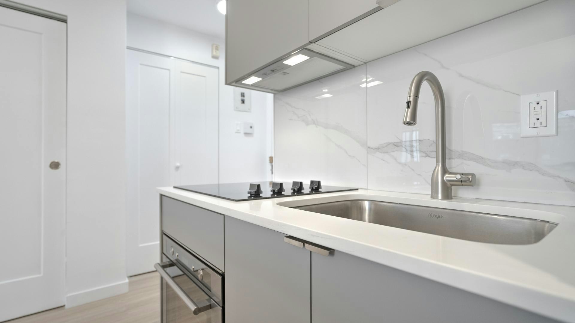 3445 Hutchison, Montréal, QC, H2X 2G2 - 35