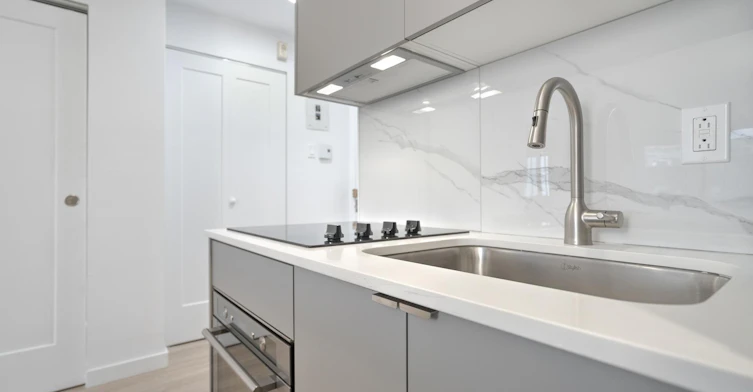 3445 Hutchison, Montréal, QC, H2X 2G2 - 35