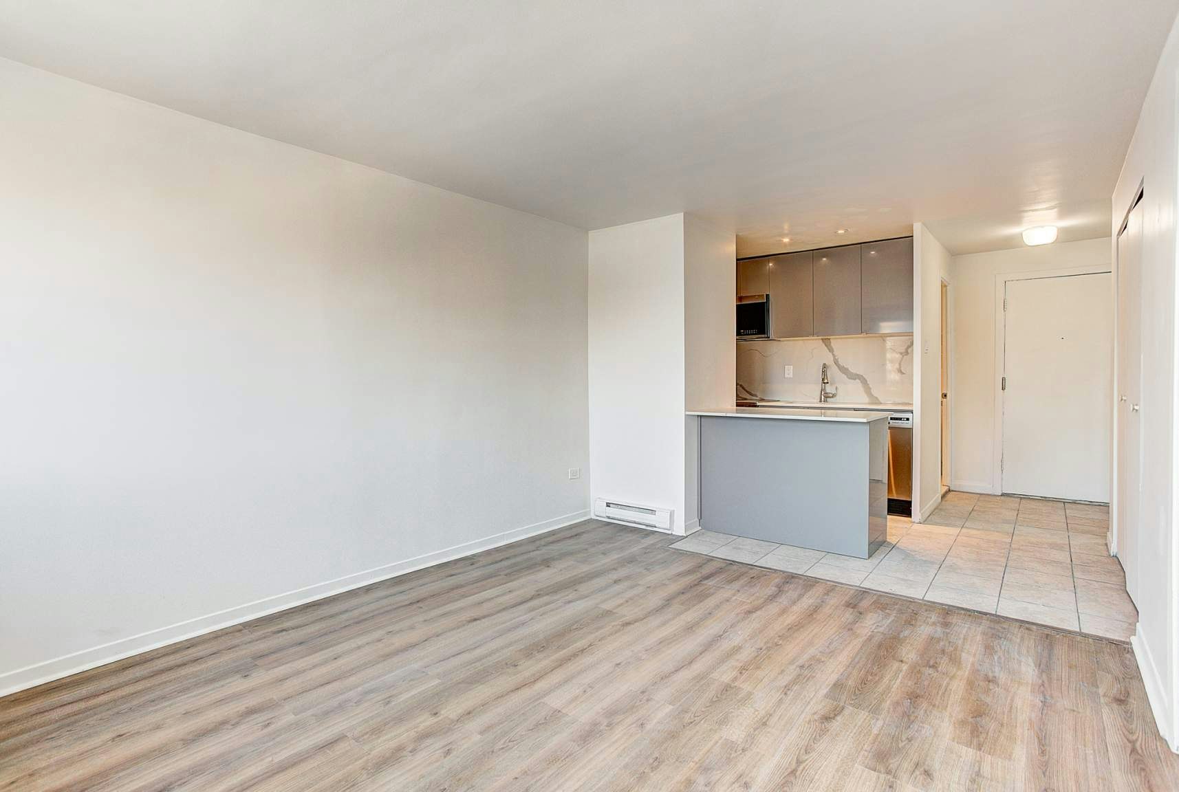 3445 Hutchison, Montréal, QC, H2X 2G2 - 44