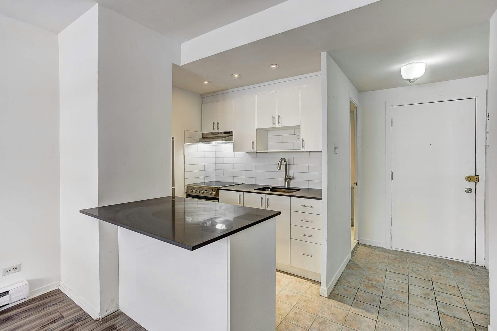 3445 Hutchison, Montréal, QC, H2X 2G2 - 21