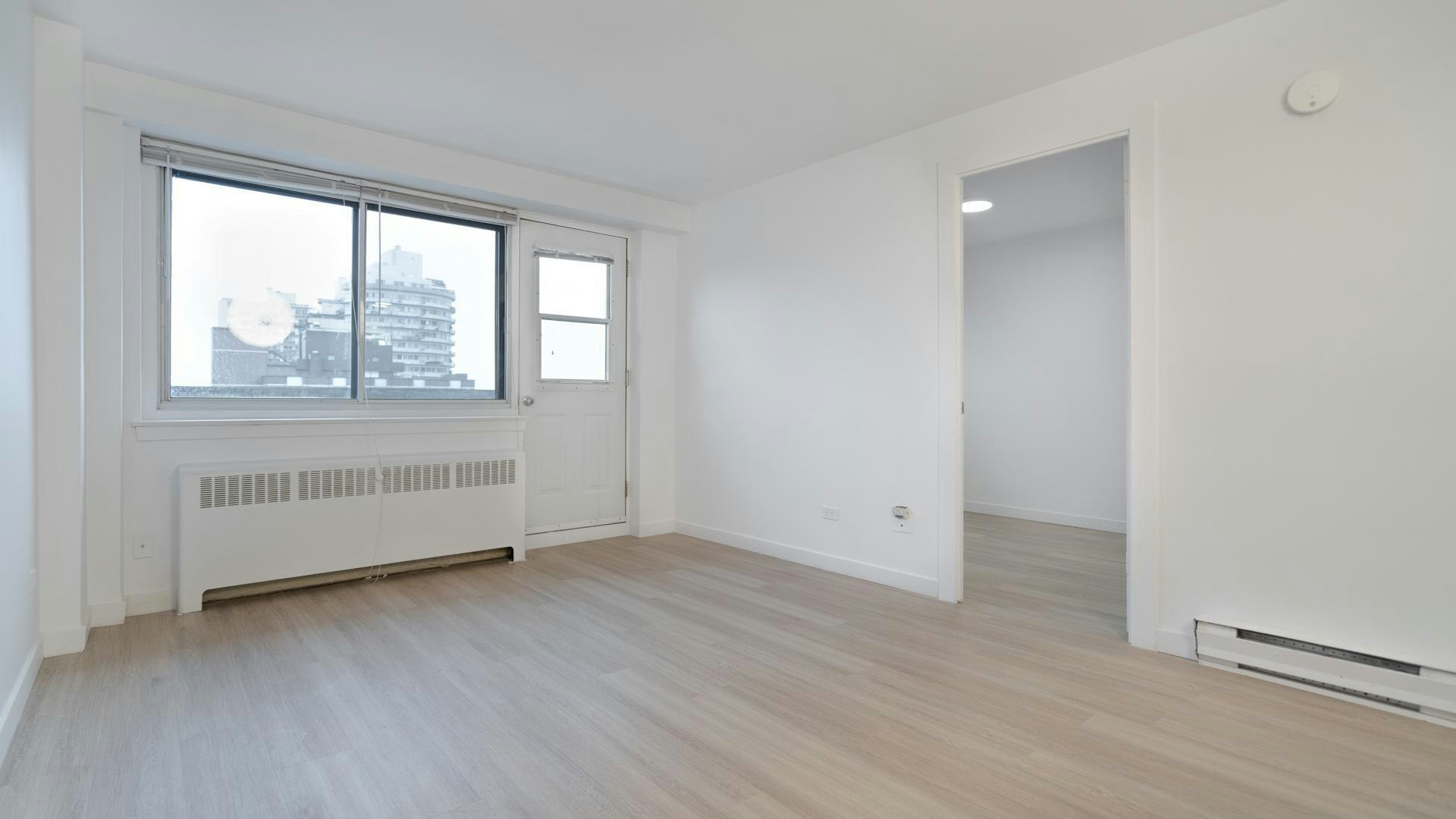 3445 Hutchison, Montréal, QC, H2X 2G2 - 37