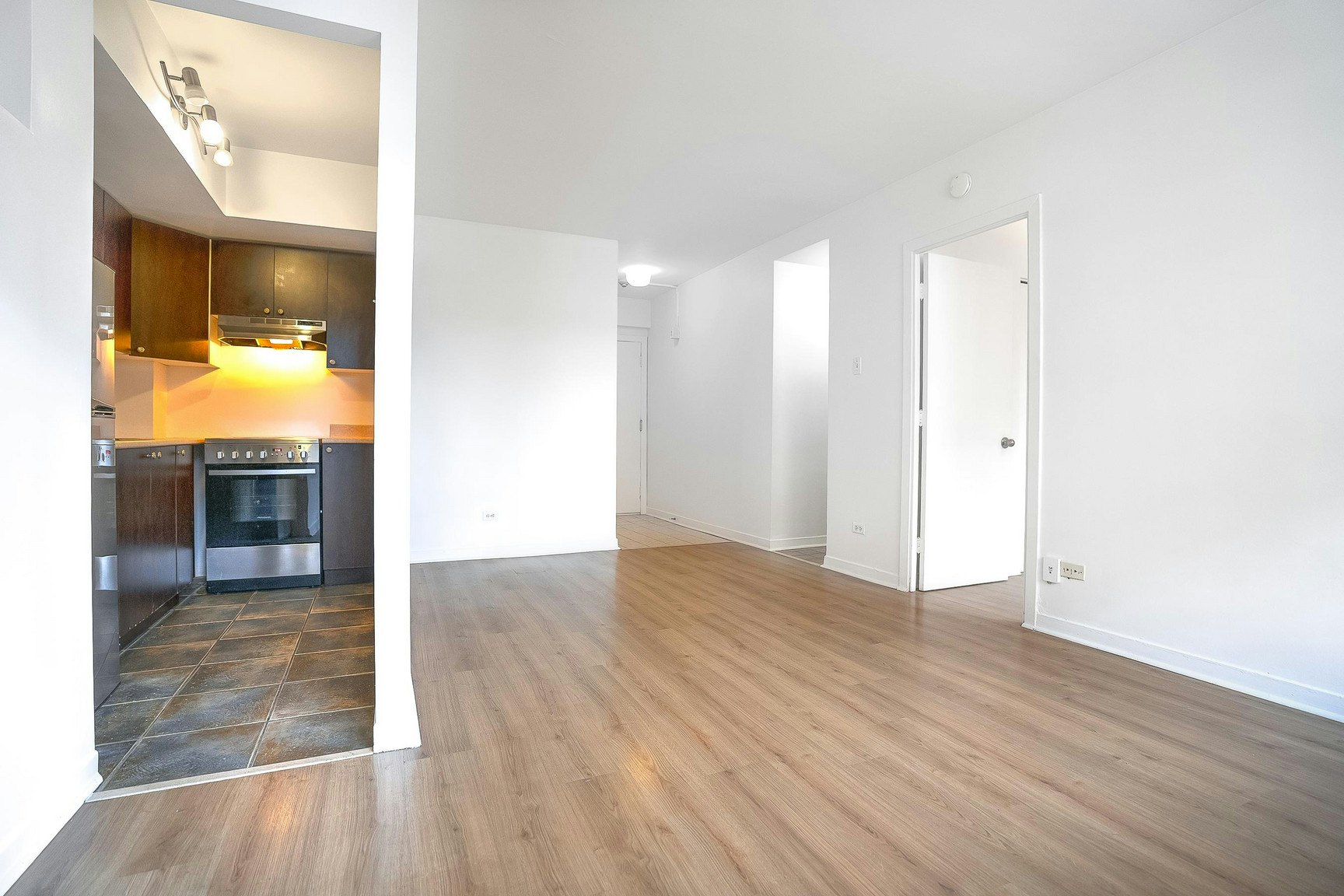 3445 Hutchison, Montréal, QC, H2X 2G2 - 71