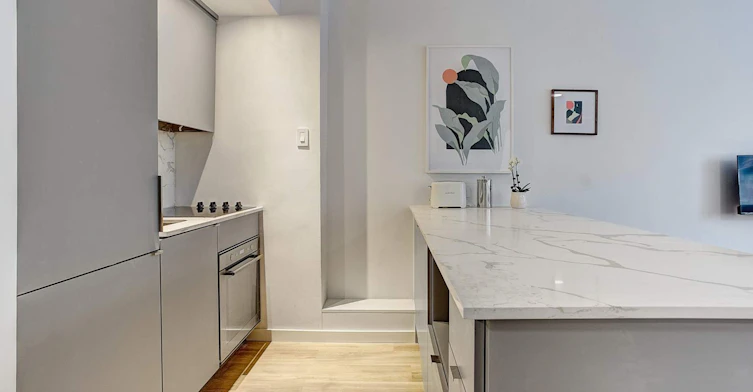 3445 Hutchison, Montréal, QC, H2X 2G2 - 2