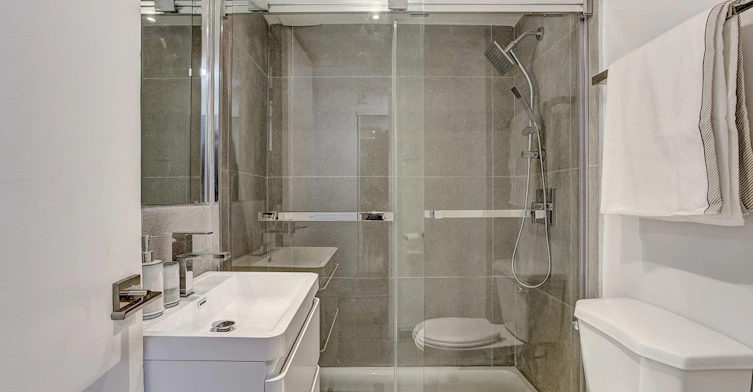 3445 Hutchison, Montréal, QC, H2X 2G2 - 19