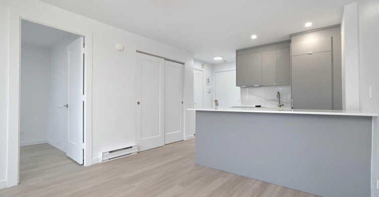 3445 Hutchison, Montréal, QC, H2X 2G2 - 30