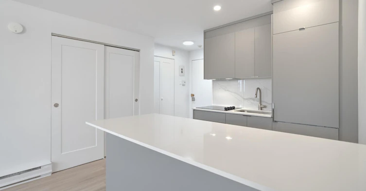 3445 Hutchison, Montréal, QC, H2X 2G2 - 31