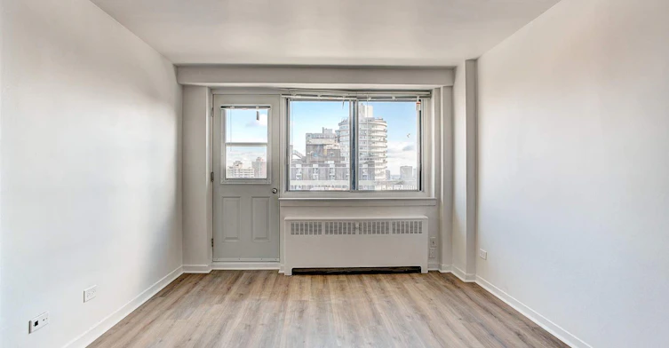 3445 Hutchison, Montréal, QC, H2X 2G2 - 48
