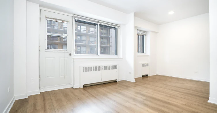 3445 Hutchison, Montréal, QC, H2X 2G2 - 79