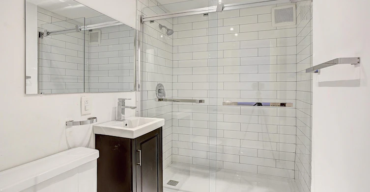 3445 Hutchison, Montréal, QC, H2X 2G2 - 63