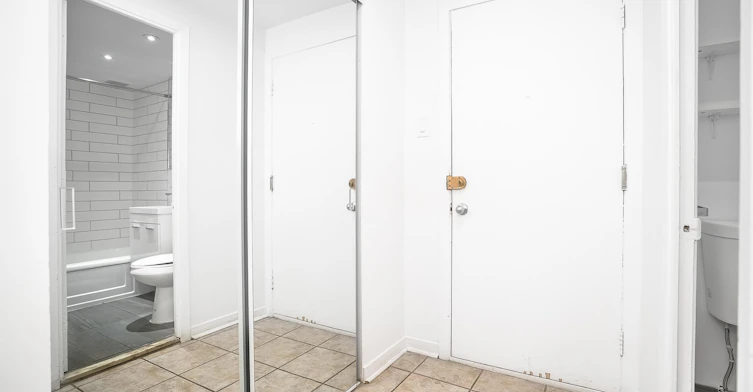 3445 Hutchison, Montréal, QC, H2X 2G2 - 89