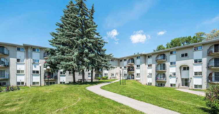 520 Parkside Drive, Waterloo, ON, N2L 5E3 - 8