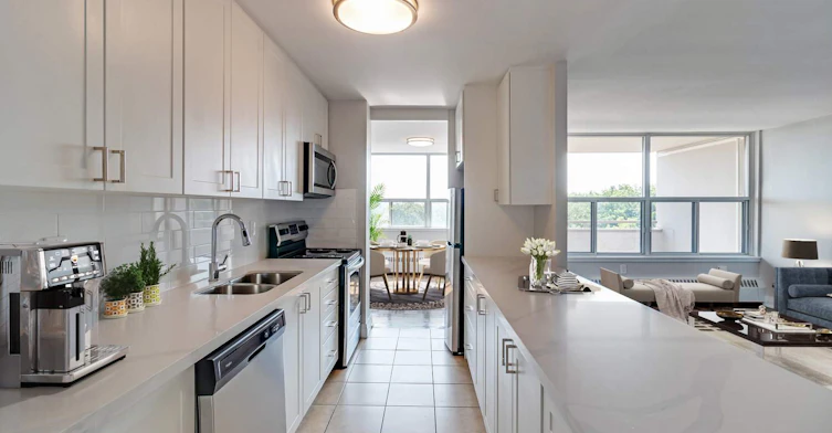 53 Thorncliffe Park Drive, Toronto, ON, M4H 1L1 - 7