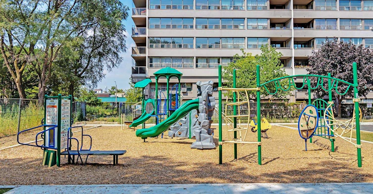 53 Thorncliffe Park Drive, Toronto, ON, M4H 1L1 - 12