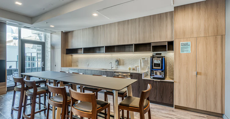 X10-201 10 Avenue SE, Calgary, AB, T2G 2G5 - 15