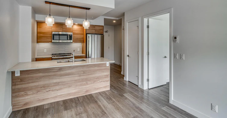 201 10 Avenue SE, Calgary, AB, T2G 2G5 - 2