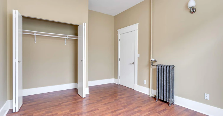 201-4120 Main Street, Vancouver, BC, V5V 3P7 - 3