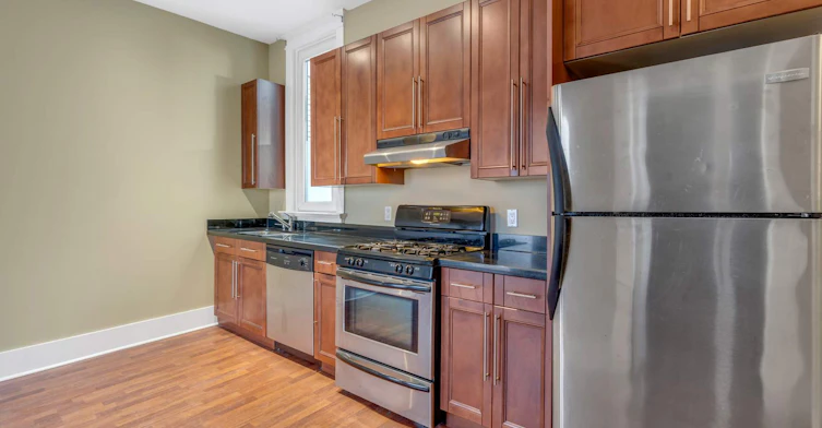 201-4120 Main Street, Vancouver, BC, V5V 3P7 - 11