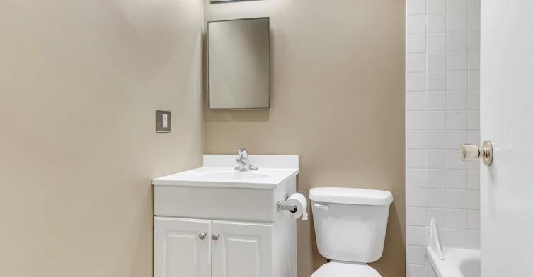 107-1910 W , Vancouver, BC, V6J 1R7 - 5