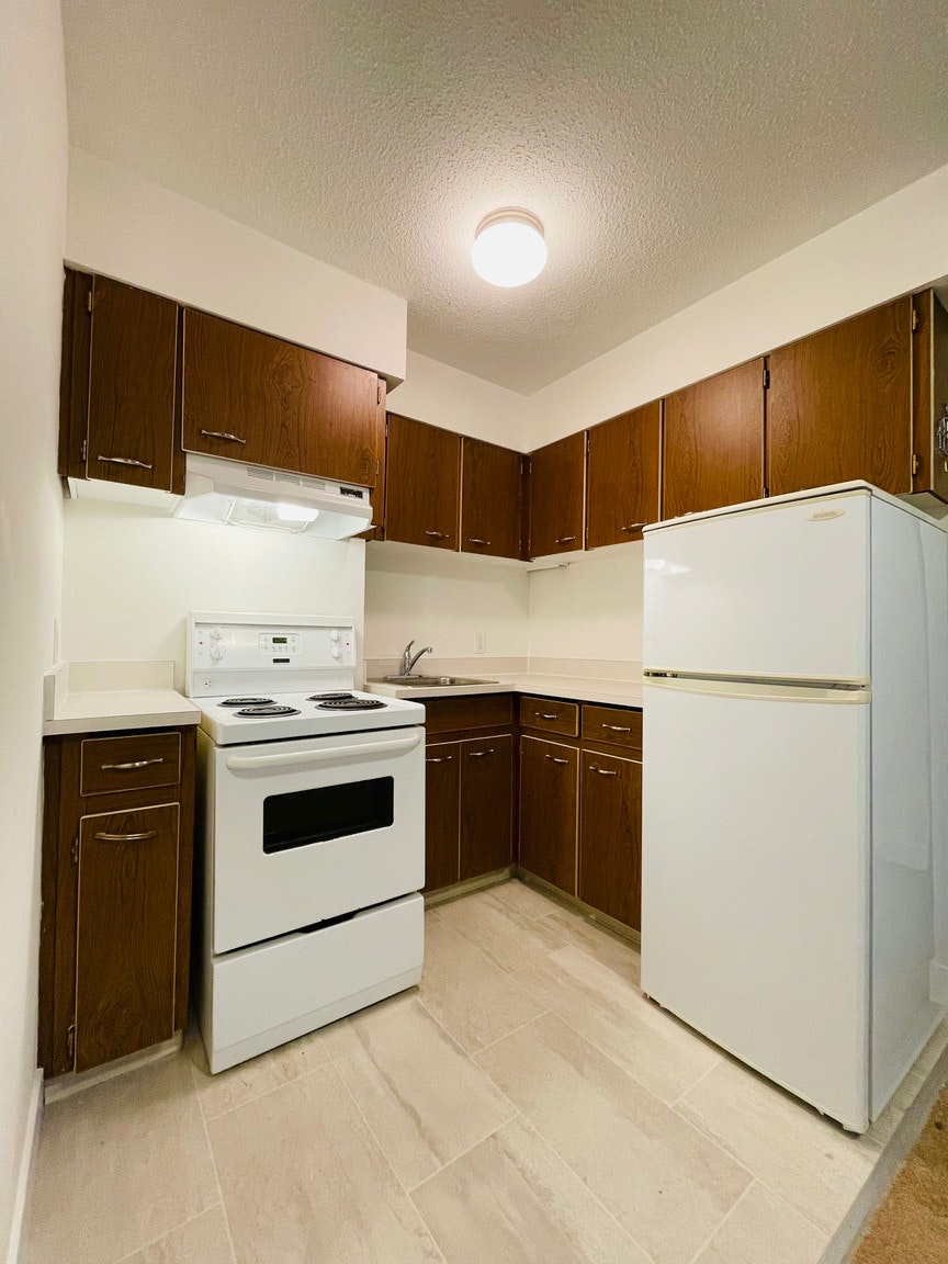 103-1910 W , Vancouver, BC, V6J 1R7 - 2