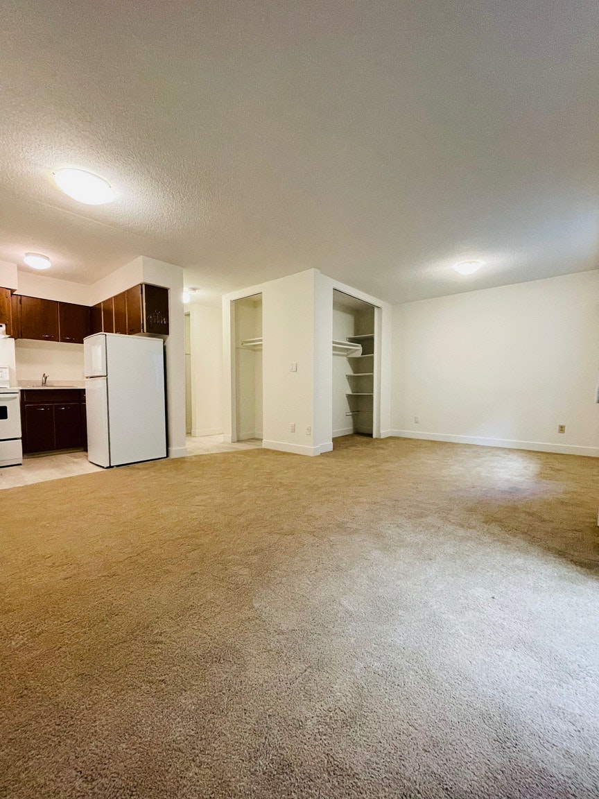 103-1910 W , Vancouver, BC, V6J 1R7