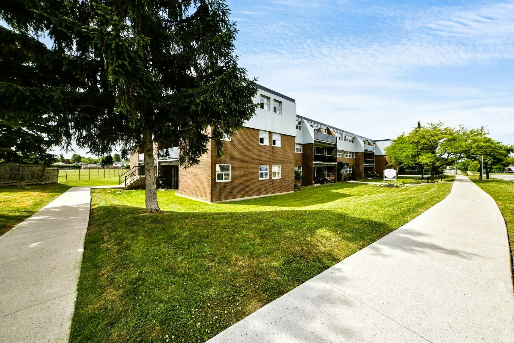 107-7030 Casey Street, Niagara Falls, ON, L2J 3G1 - 2