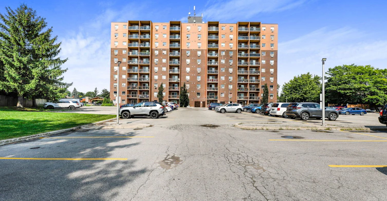 202-104 Confederation Drive, St. Thomas, ON, N5P 3P4 - 3