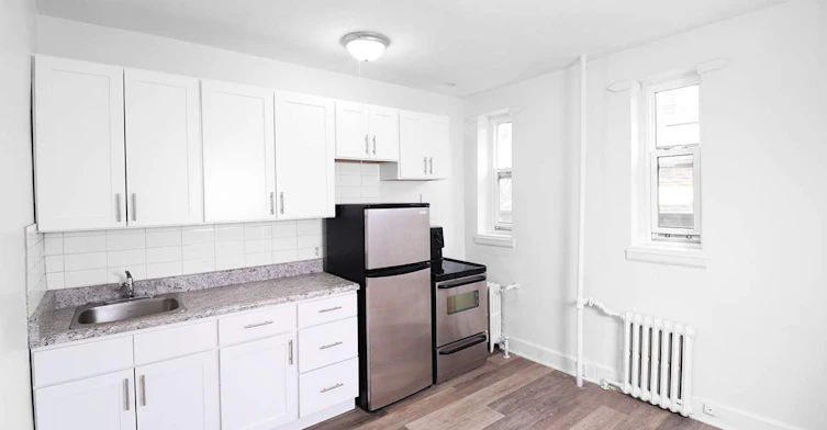 8 Mallory Gardens, Toronto, ON, M4V 2A8 - 6