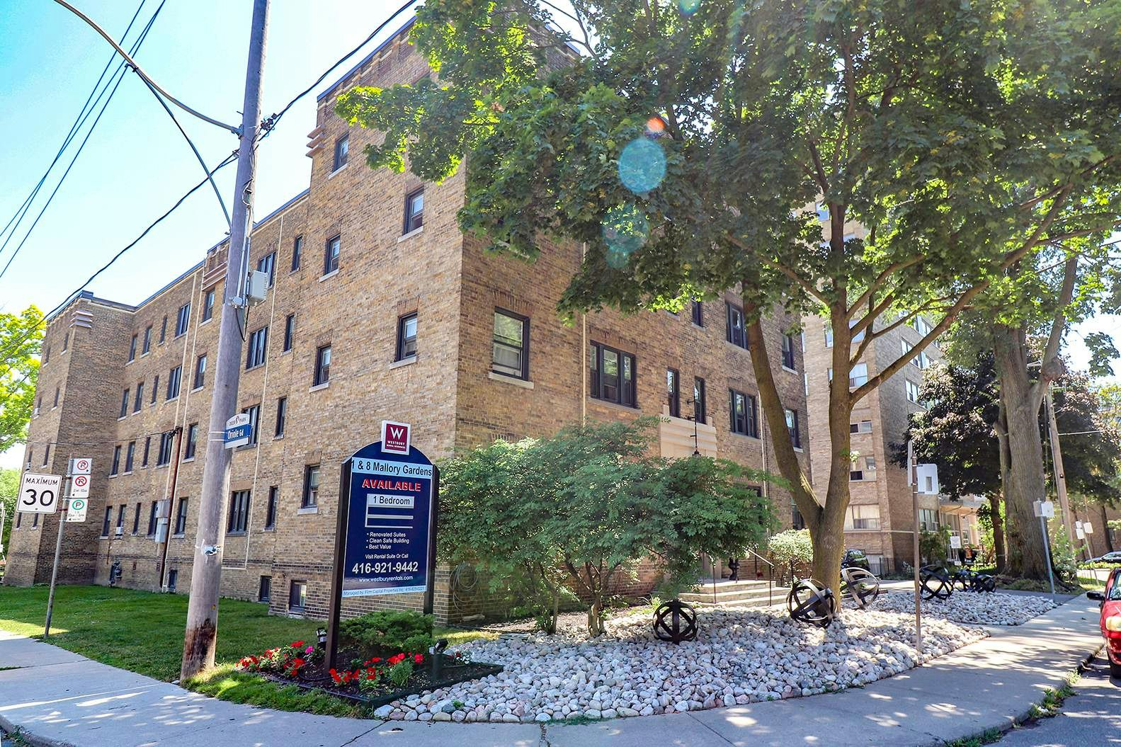 8 Mallory Gardens, Toronto, ON, M4V 2A8