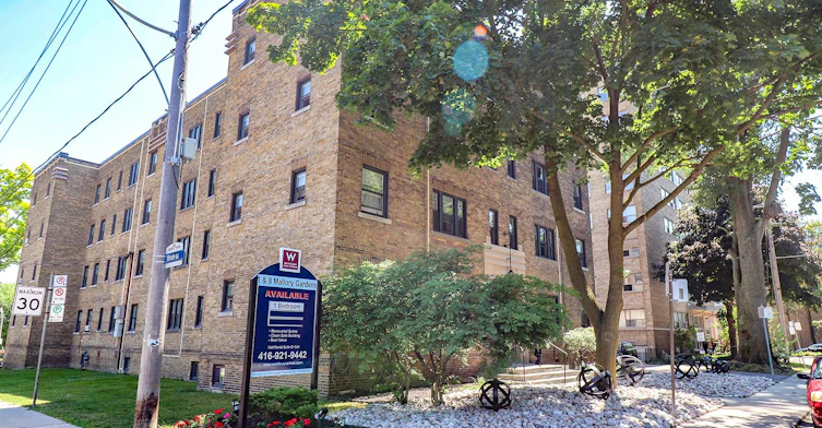 8 Mallory Gardens, Toronto, ON, M4V 2A8