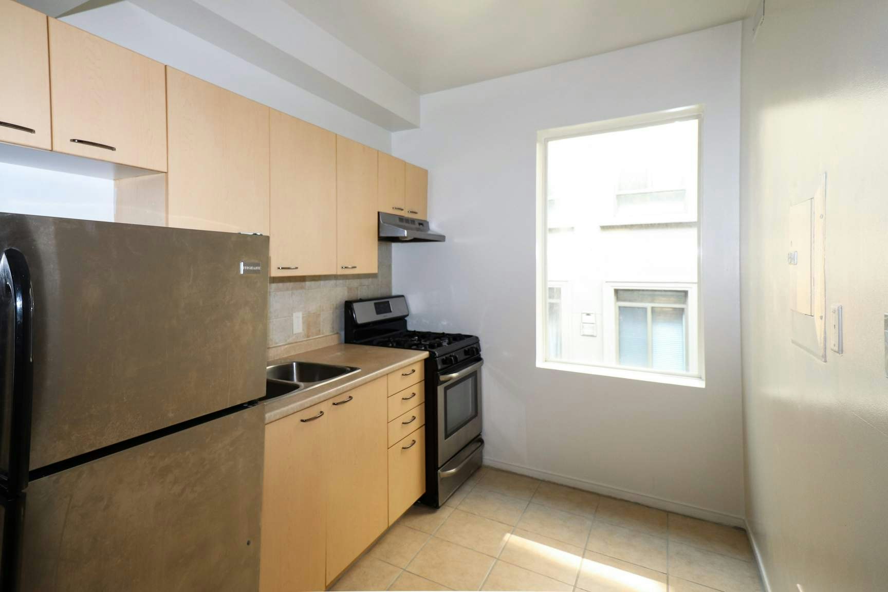 414 Jarvis Street, Toronto, ON, M4Y 3C2 - 8