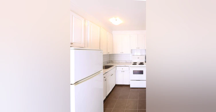 77 Erskine Avenue, Toronto, ON, M4P 1Y5 - 9