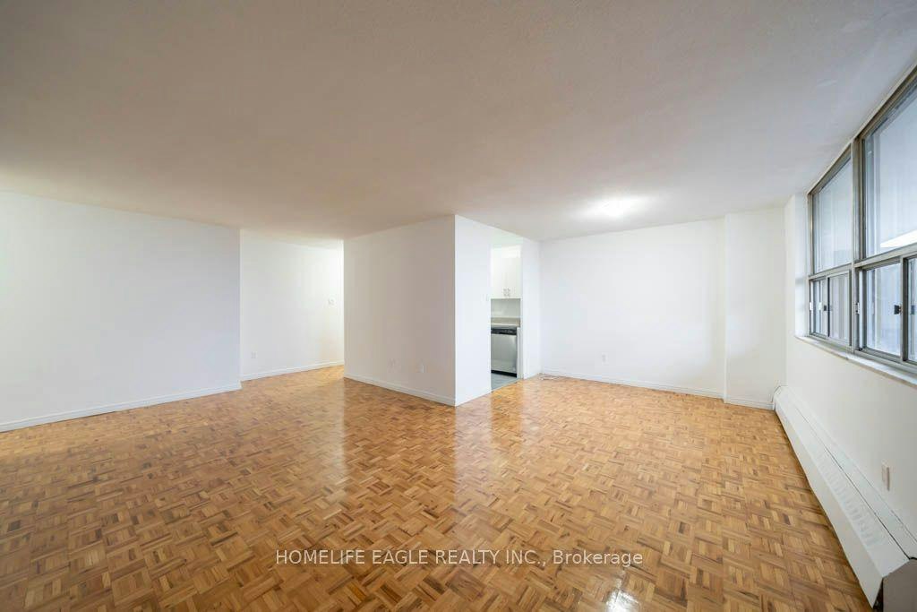 5 Glamorgan Avenue, Toronto, ON, M1P 2M8 - 5