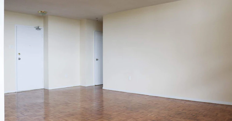 5 Glamorgan Avenue, Toronto, ON, M1P 2M8 - 5