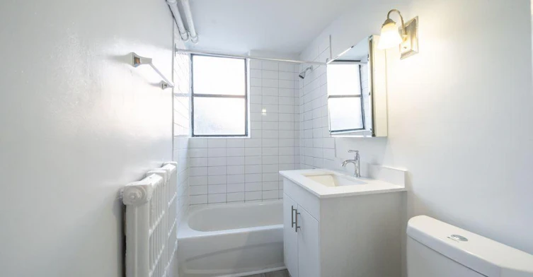2 12kingston Road, Toronto, ON, M4L 1S4 - 27