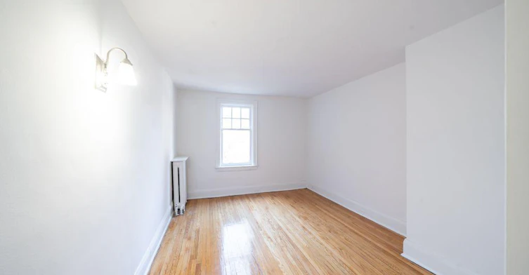 2 12kingston Road, Toronto, ON, M4L 1S4 - 18