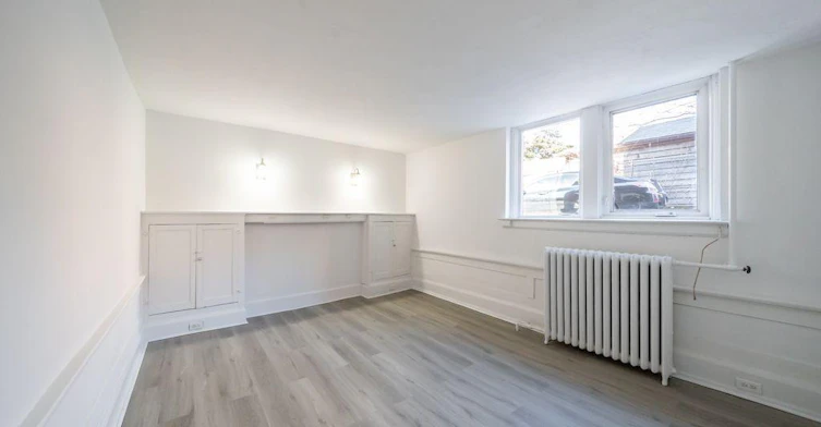 2 12kingston Road, Toronto, ON, M4L 1S4 - 8