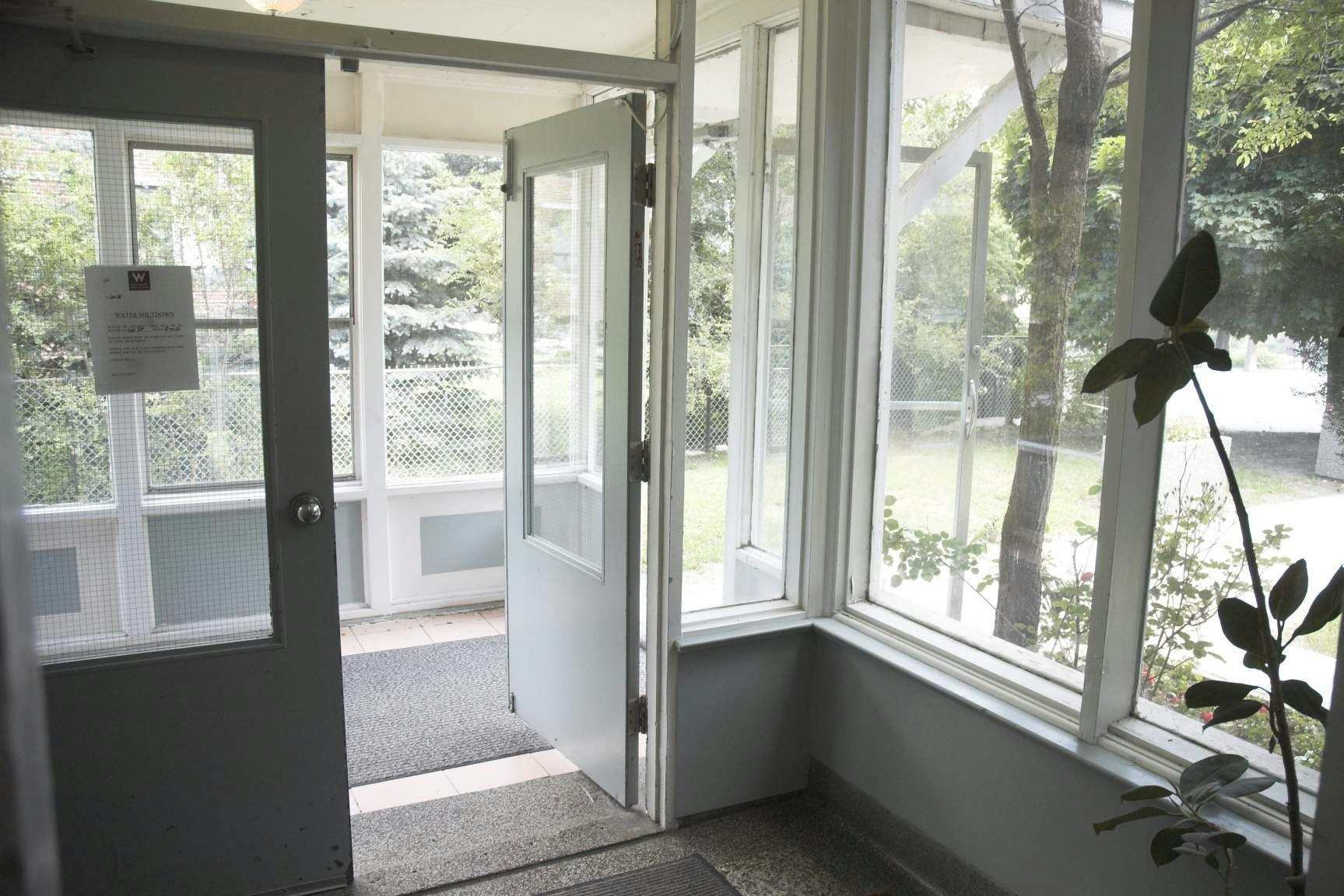 4 Hill Heights Road, Toronto, ON, M8Y 1Z1 - 2