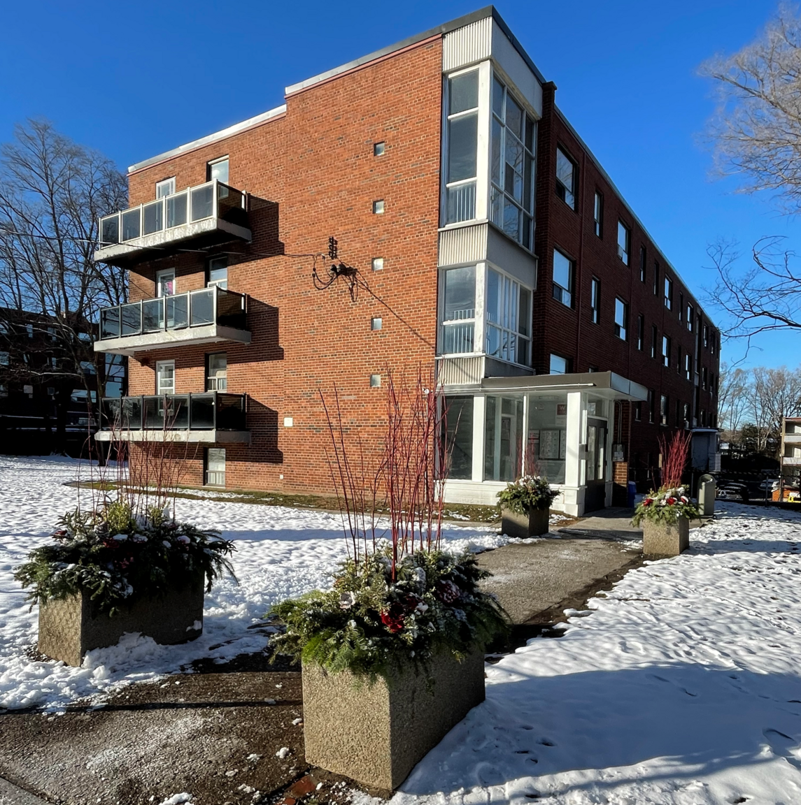 4 Hill Heights Road, Toronto, ON, M8Y 1Z1