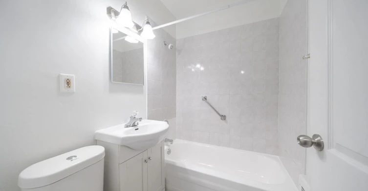 468 Ottawa Street N, Hamilton, ON, L8H 4A6 - 4