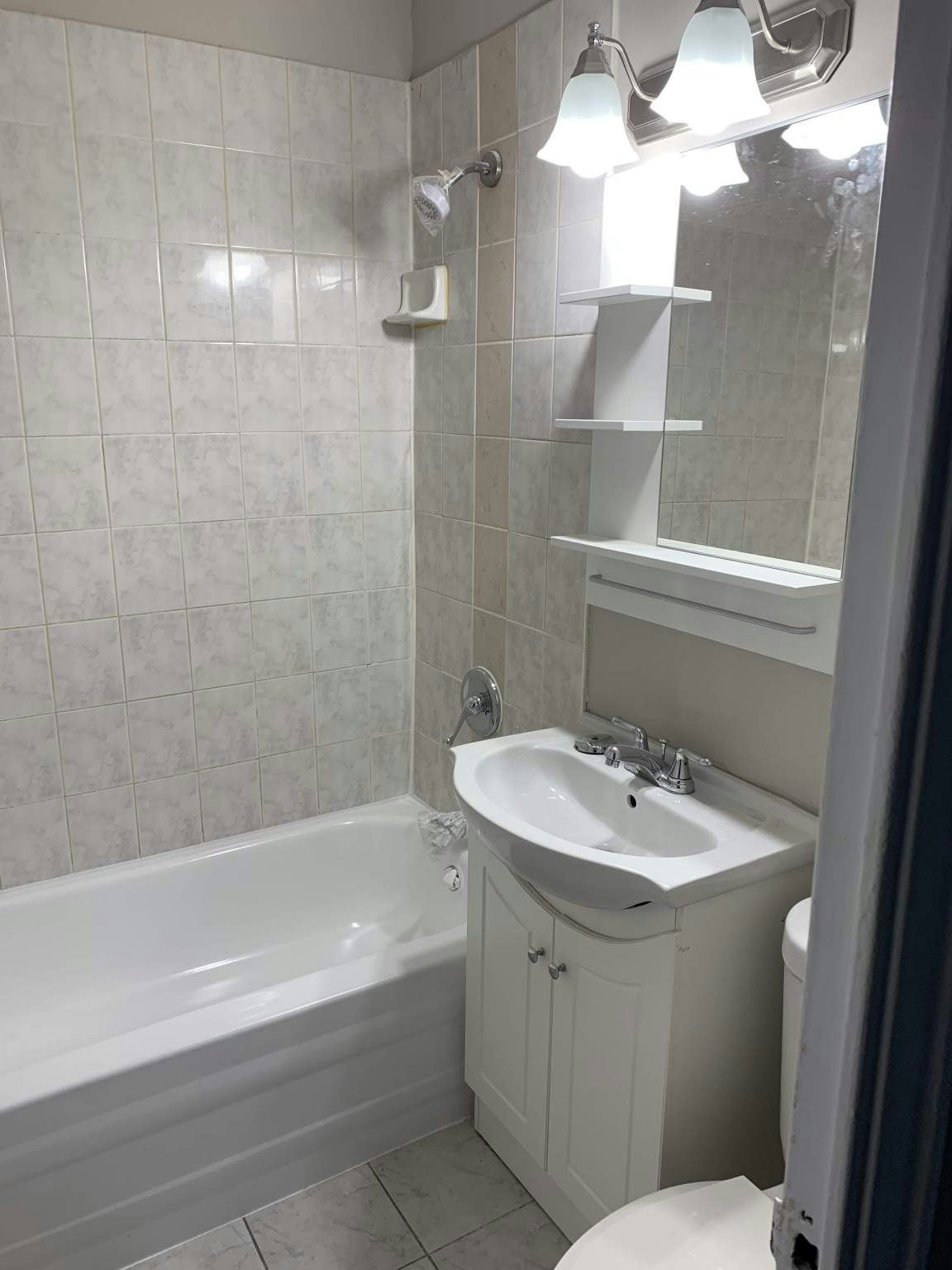 468 Ottawa Street N, Hamilton, ON, L8H 4A6 - 9